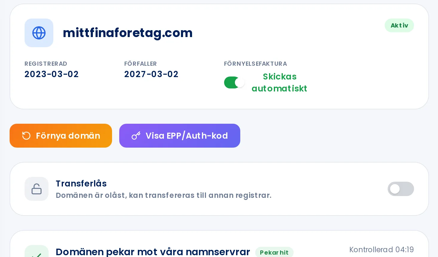 Överst på en domäns sida: förfallodatum, förnyelsefaktura, Förnya domän, EPP-kod och transferlås